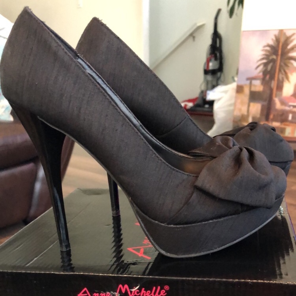 6” Black Heels